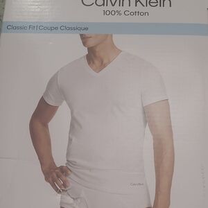 Calvin Klein White V-Neck Undershirt 100% Cotton 2 Pieces New Medium